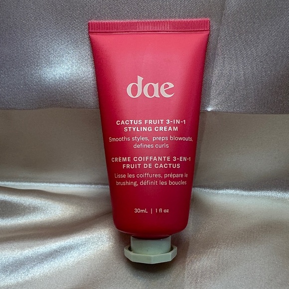 NIB - Travel Size Dae Cactus Fruit 3-in-1 Styling Cream 30ml/1 fl. oz. - Picture 2 of 6